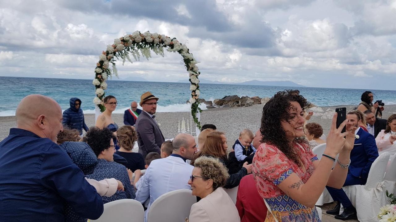 Hotel Ristorante La Scogliera - Nuova Gestione Piraino Exterior foto