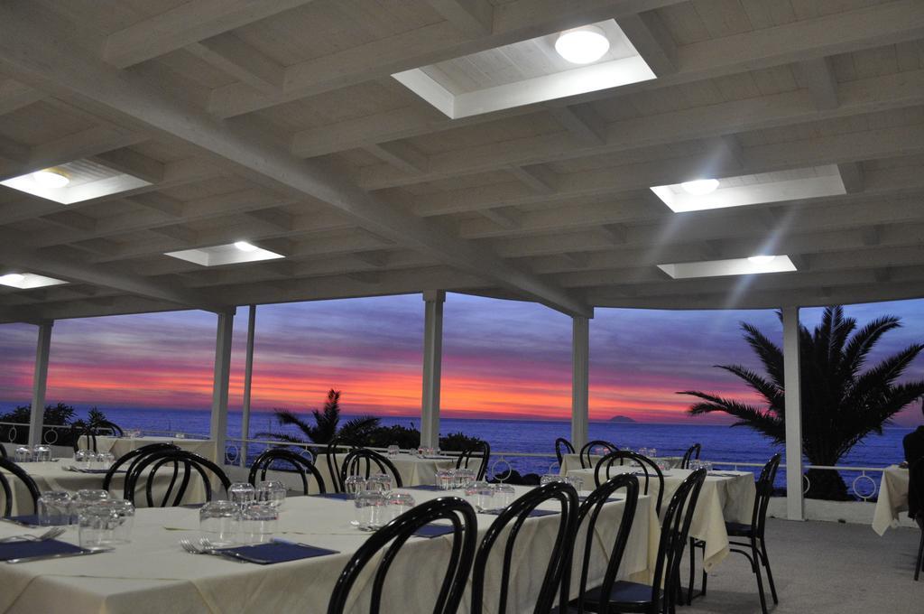 Hotel Ristorante La Scogliera - Nuova Gestione Piraino Exterior foto