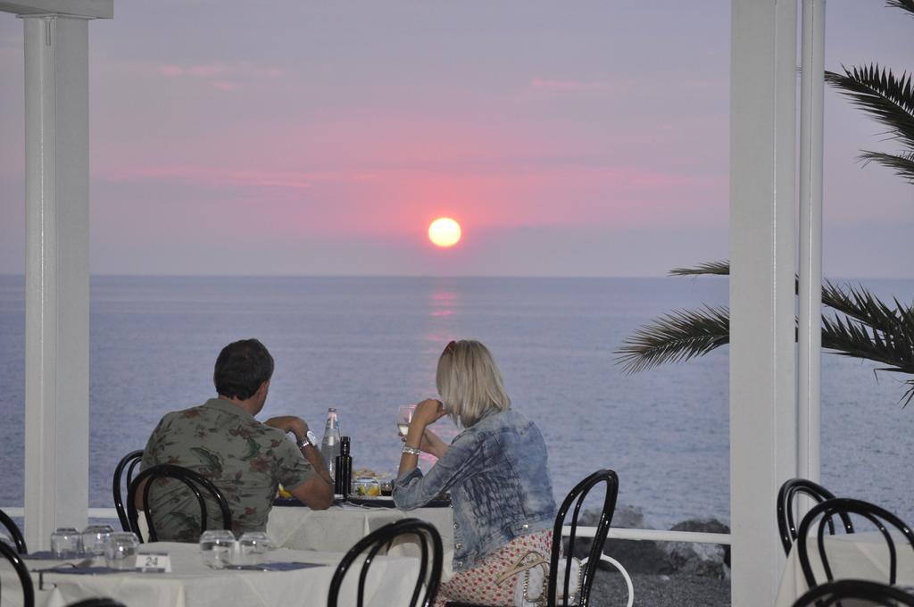 Hotel Ristorante La Scogliera - Nuova Gestione Piraino Exterior foto
