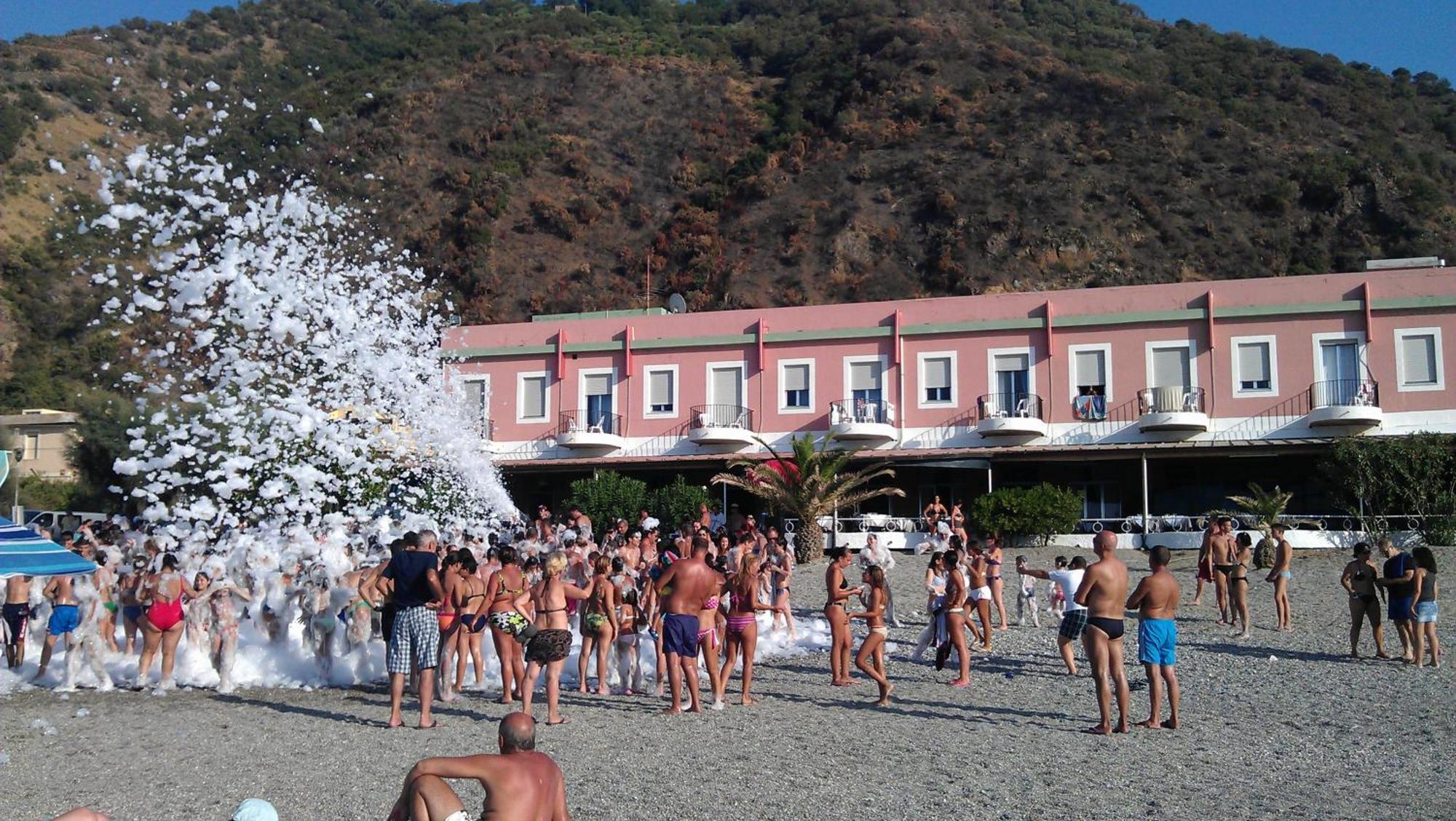 Hotel Ristorante La Scogliera - Nuova Gestione Piraino Exterior foto