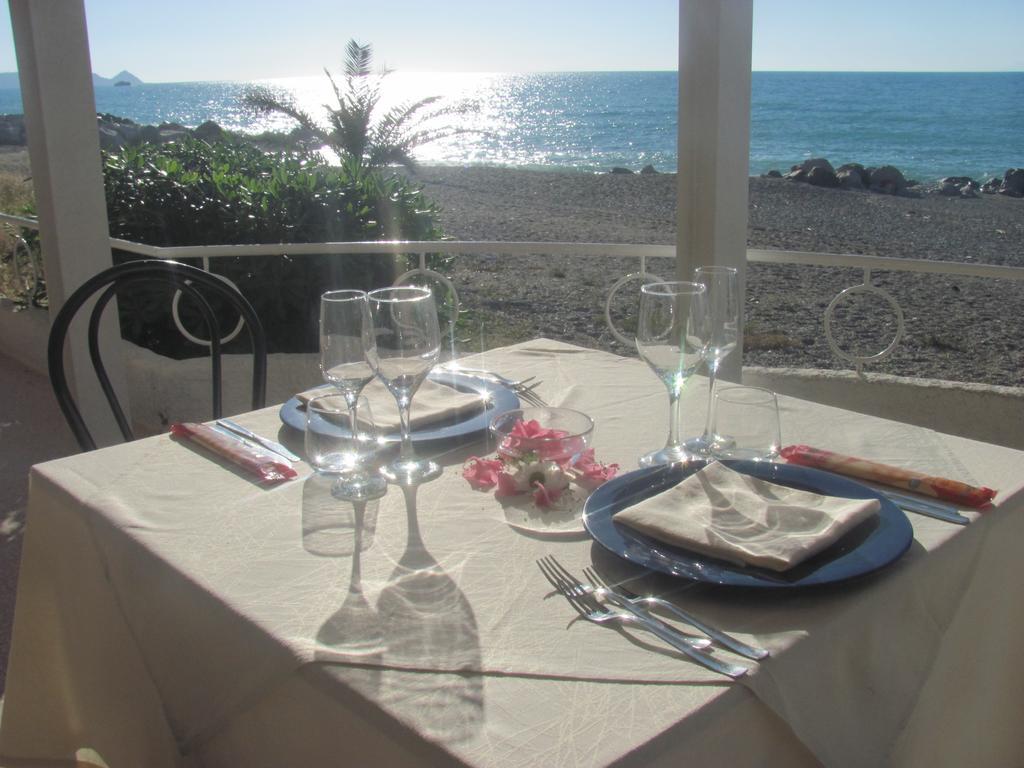 Hotel Ristorante La Scogliera - Nuova Gestione Piraino Exterior foto