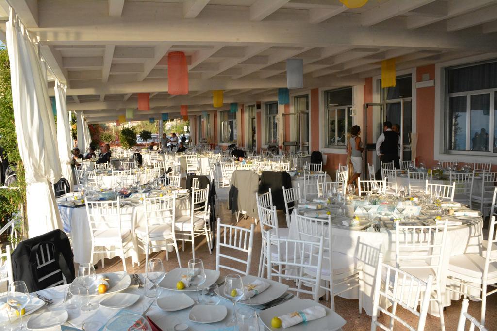 Hotel Ristorante La Scogliera - Nuova Gestione Piraino Exterior foto